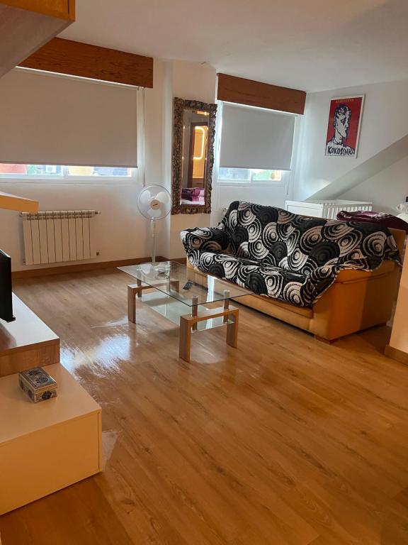 Tomillaron House - Housity