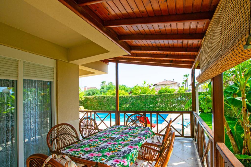 The swimming pool at or close to Paradise Town Villa Orchard