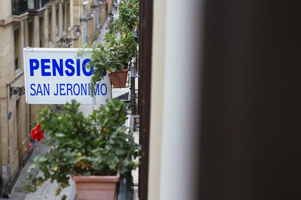 Imagen de la galería de Pensión San Jerónimo, en San Sebastián