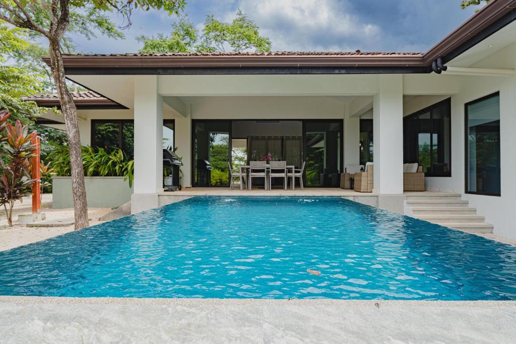 Casa Ohana 3BR House at Hacienda Pinilla