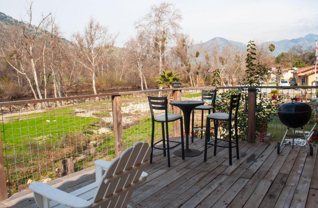 Sequoia River Front Cabins - Familienzimmer Mit Terrasse Und Einem Loft