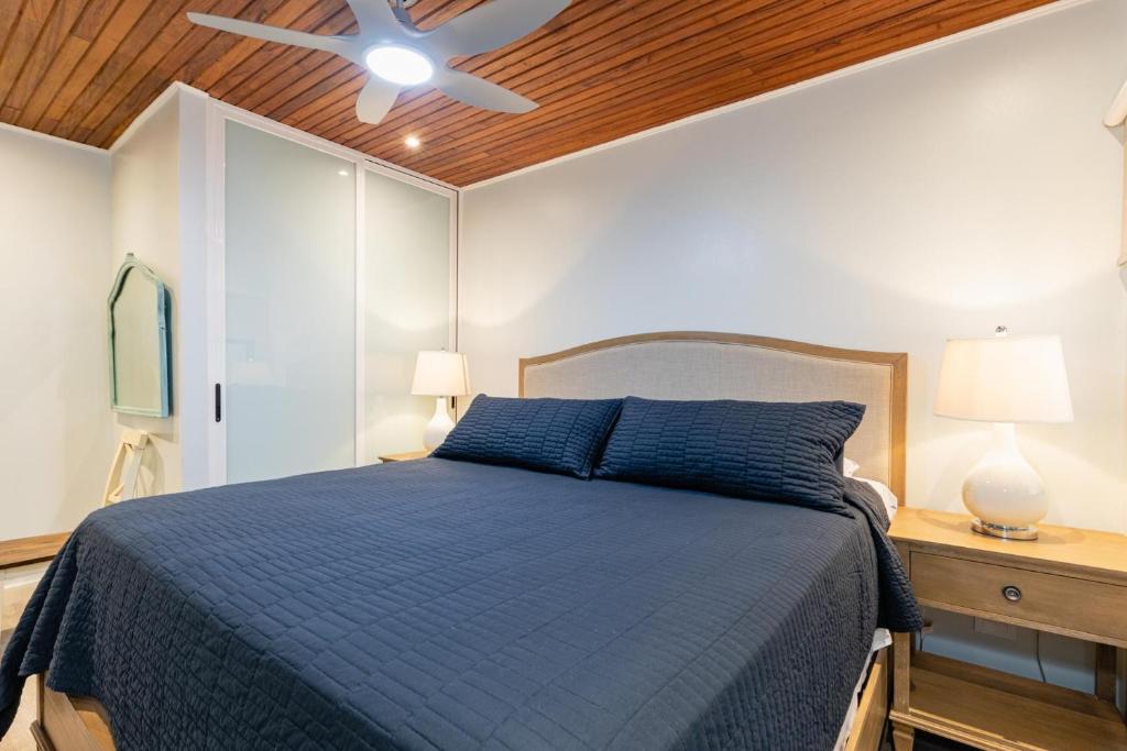 Postel nebo postele na pokoji v ubytování Flamingo Marina Cove 404- Oceanfront Condo