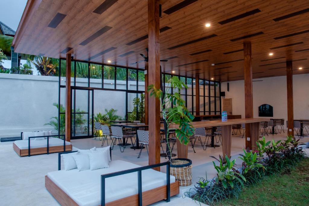 Restaurace v ubytování Ratan Uluwatu Hotel and Villas