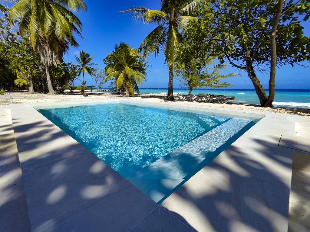 Bazén v ubytování Blue Lagoon Villa nebo v jeho okolí