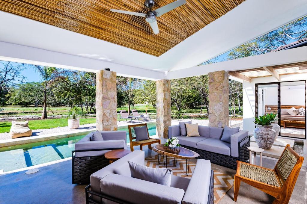 Casa Cenizaro- 4Br House In Hacienda Pinilla - Four-Bedroom Holiday Home