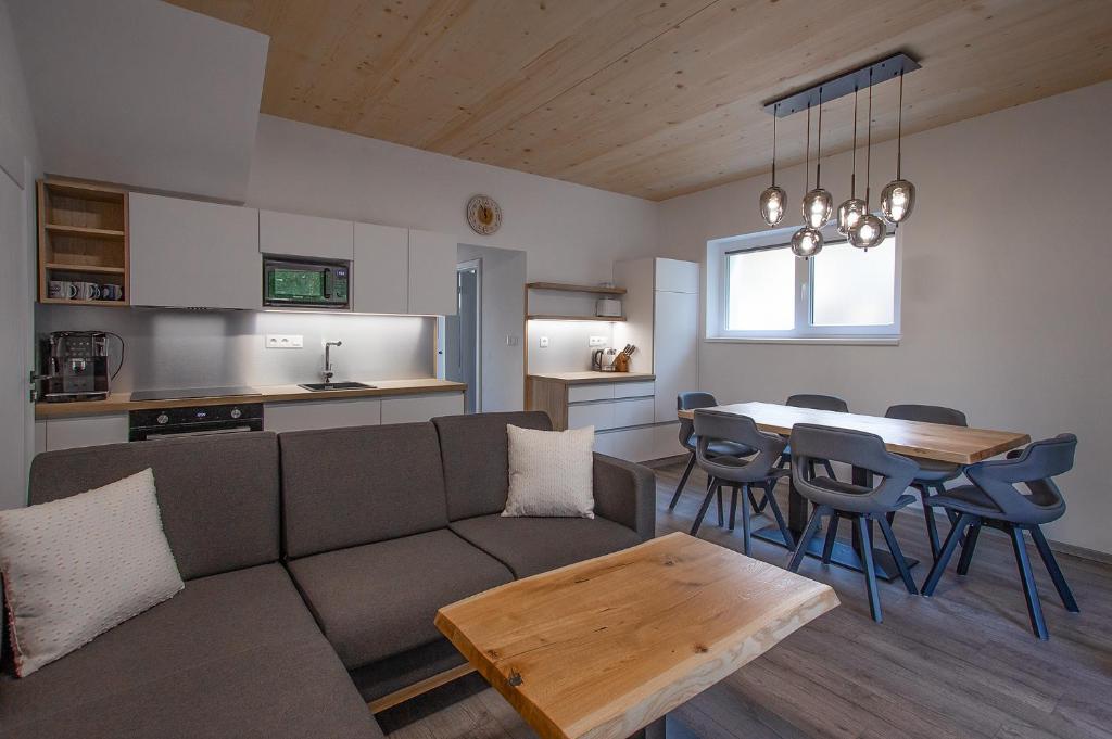 Kuchyň nebo kuchyňský kout v ubytování SPA Lakeside LIPNO CLUB