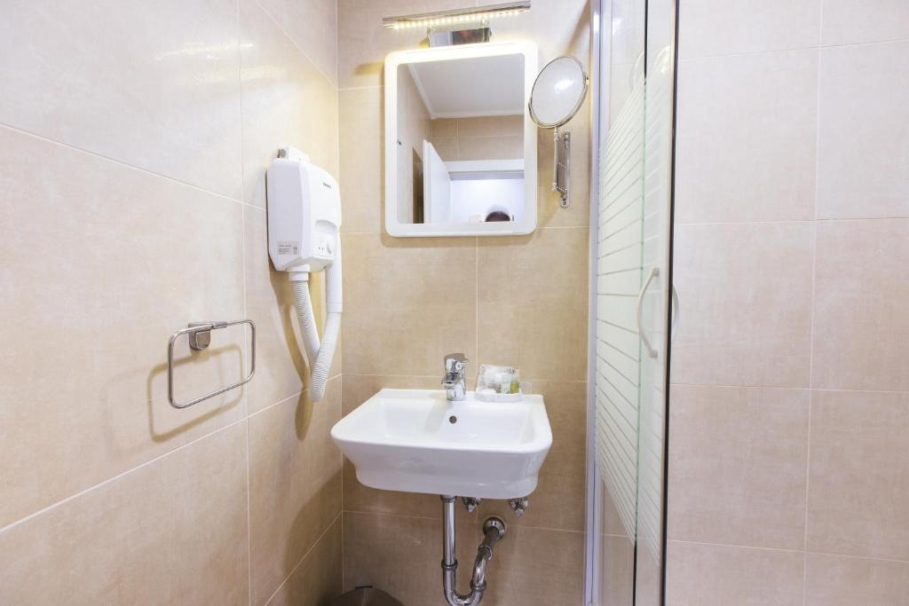 Hotel - Pansion Kod Ruže - Strossmayer No 1 - breakfast included - 2