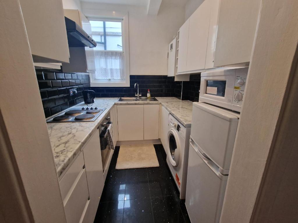 Two bedroom ground floor apartment in Thornton heath