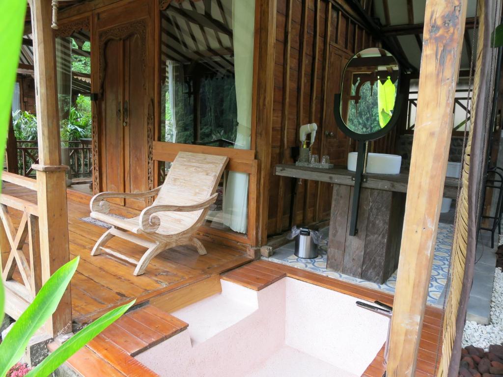 Patio nebo venkovní prostory v ubytování Kadewa Retreat Ubud - Adults Only