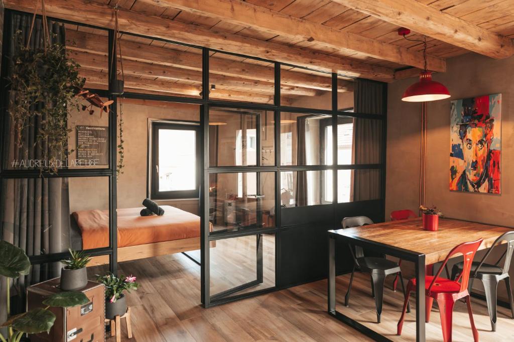 Postel nebo postele na pokoji v ubytování Appartement thématique: Voyage Industriel