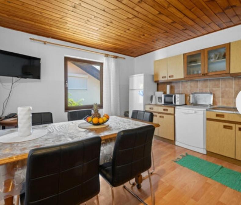 Kuchyň nebo kuchyňský kout v ubytování Apartman Arija-Pino