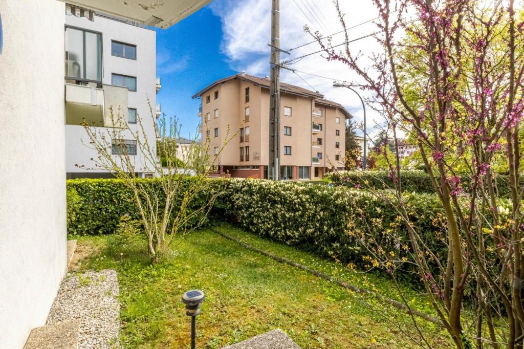 Le Gouverneur, 100m du lac avec parking 6