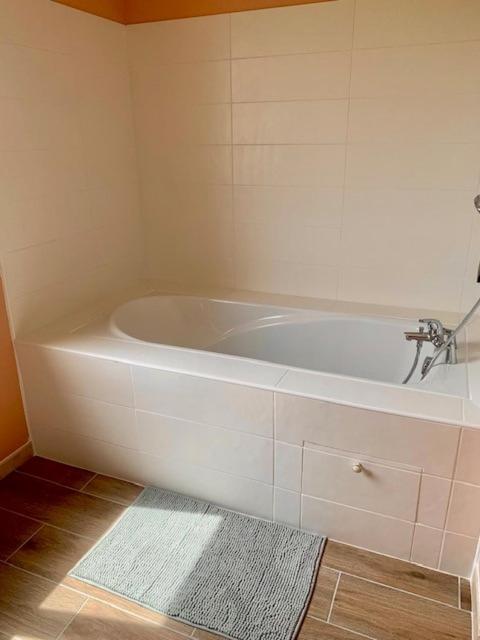 Le Petit Tardonne - Double Room With Private Bathroom