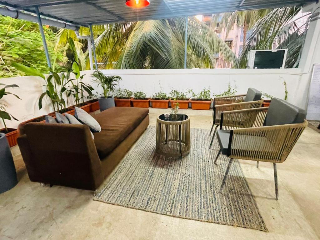 Гостиная зона в Stay Luxe-BnB near Mumbai Airport