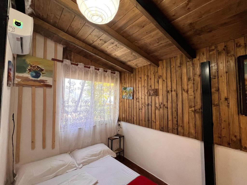 Postel nebo postele na pokoji v ubytování Rooms Nesti INSIDE OF CASTLE