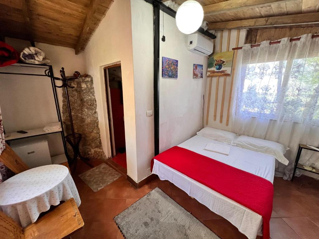 Postel nebo postele na pokoji v ubytování Rooms Nesti INSIDE OF CASTLE