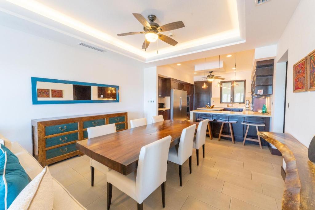 Fotografie z fotogalerie ubytování 360 Splendor 104A-Ocean View 2 Br Condo-Breakfast Included! v destinaci Playa Flamingo
