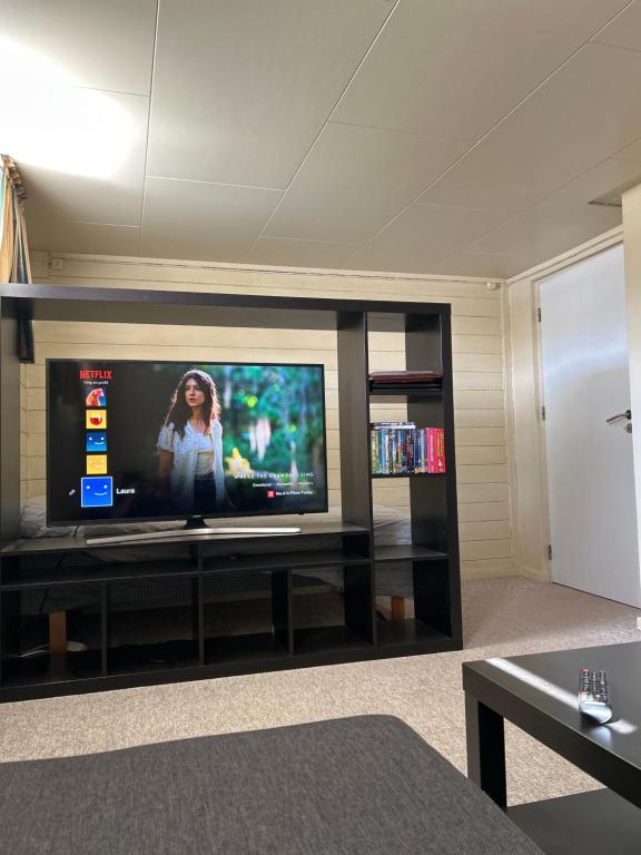 Gallery image of Quiet, centrally-located apartment, parking included in Molde