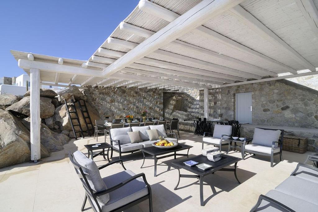 Posezení v ubytování Bluebird Villas Villa Sunbird