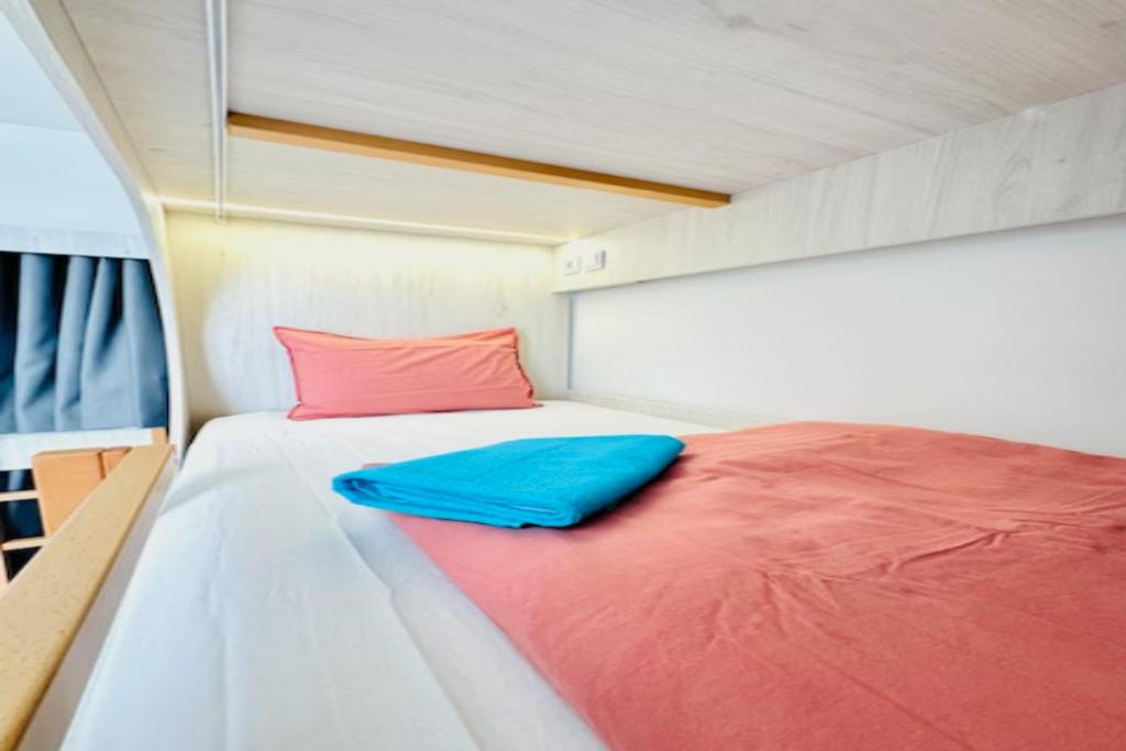 Postel nebo postele na pokoji v ubytování Fantasy Hostel Porto