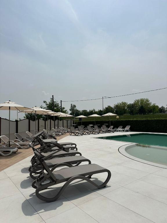 Bazén v ubytování Ile Hotel nebo v jeho okolí