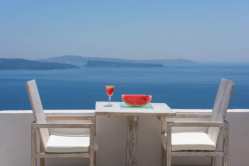 Zdjęcie z galerii obiektu The Ivory Suite in Santorini w mieście Oia