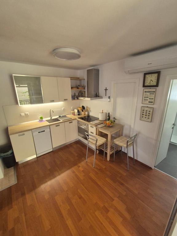 Kuchnia lub aneks kuchenny w obiekcie Holiday Home Marija