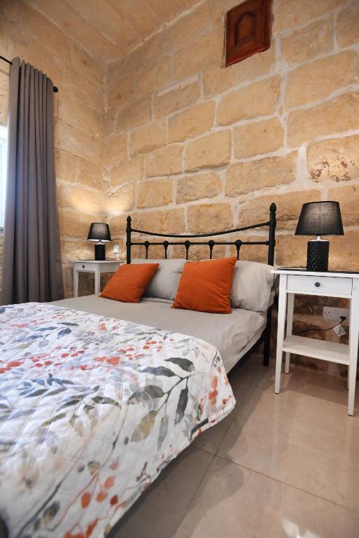 The Cloisters Bed And Breakfast - Double Room With Patio