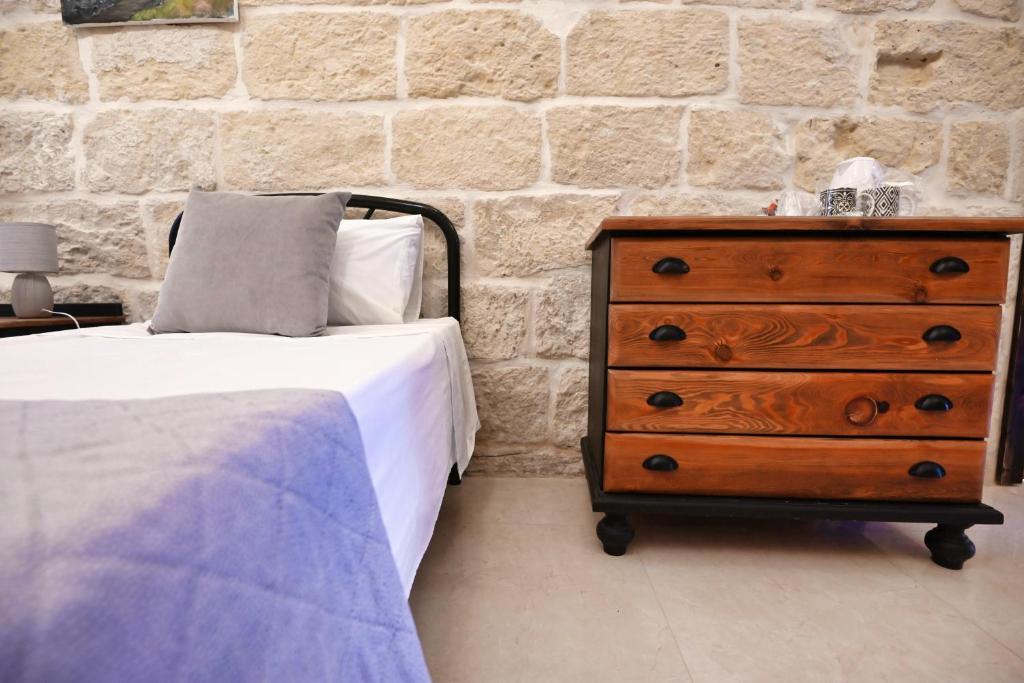 The Cloisters Bed And Breakfast - Double Or Twin Room With Bathroom