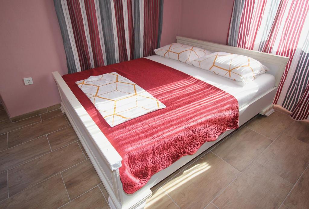 Ένα ή περισσότερα κρεβάτια σε δωμάτιο στο Studio apartman Maro