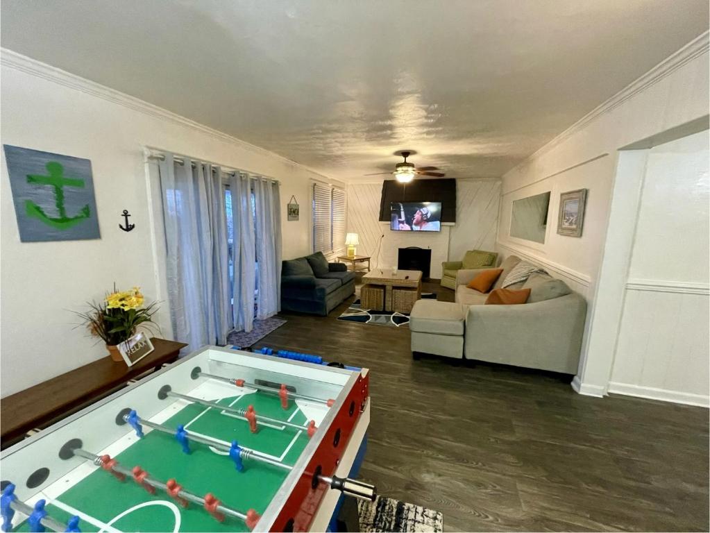 Picture Idea: Roomy Beachfront Apartment Deck Game Room Apts North Camellia Acres