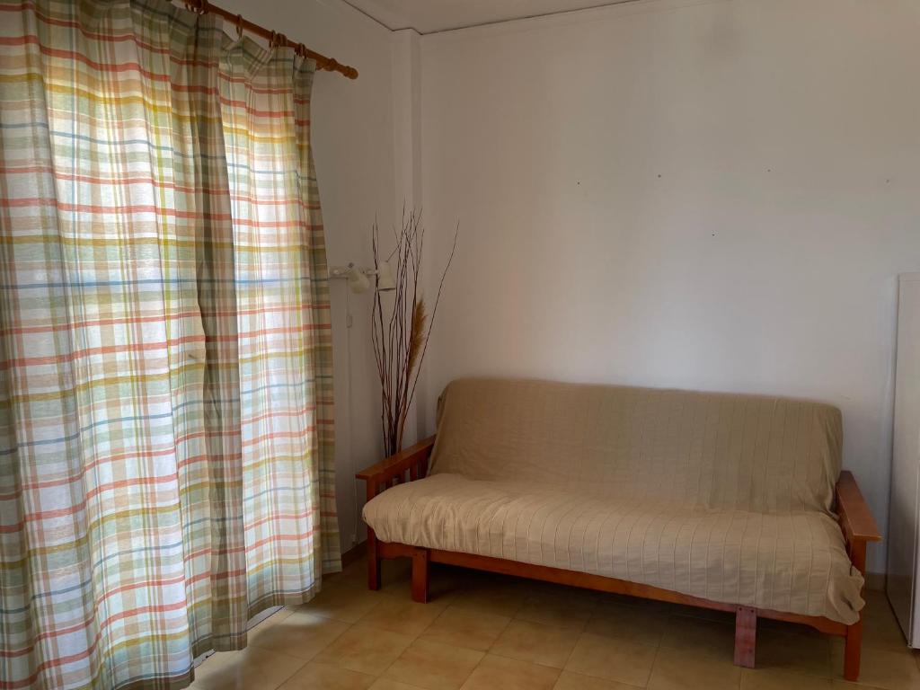 Posedenie v ubytovaní Evangelia Studios