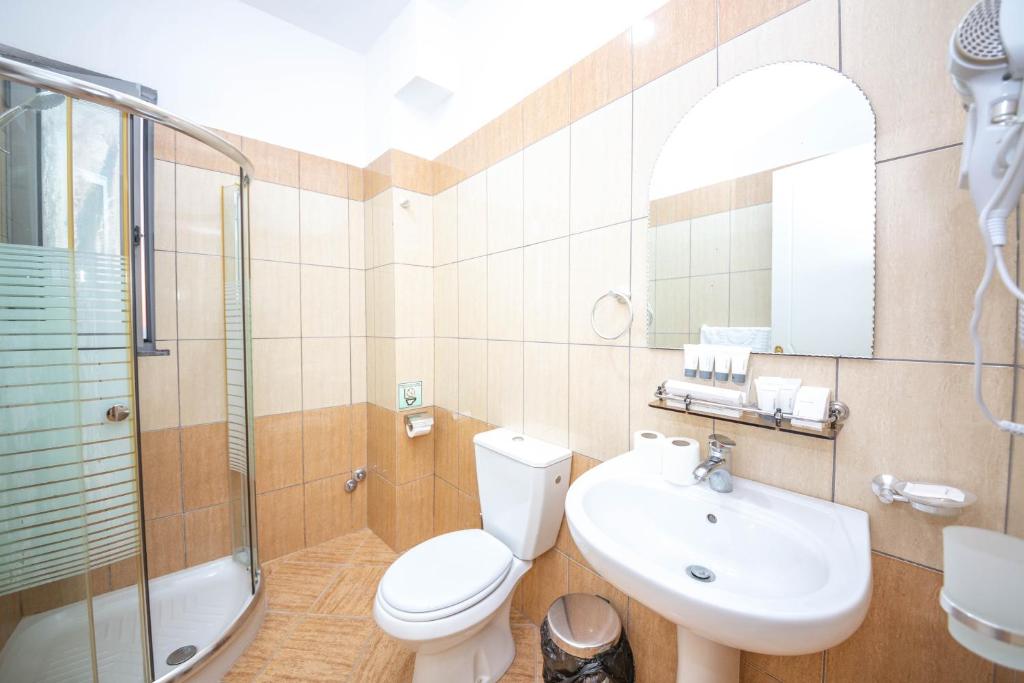 Hotel Sea Breeze - Deluxe Triple Room Mit Balkon Und Seiten Meerblick