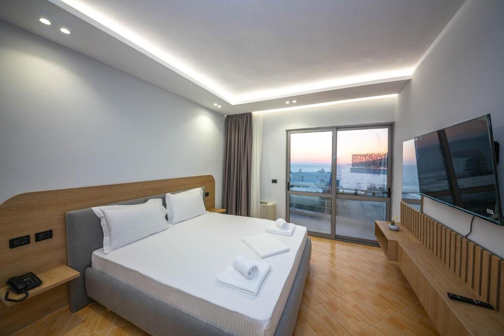 Hotel Sea Breeze - Triple De Luxe Avec Balcon Et Vue Sur La Mer