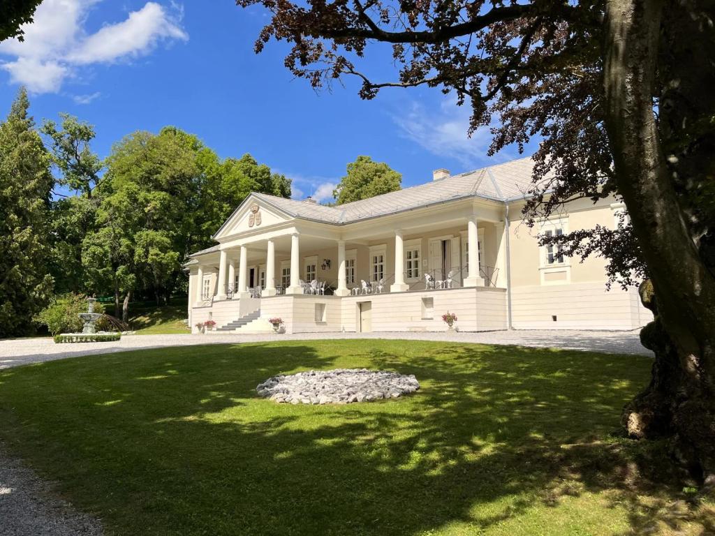Zahrada ubytování Péchy Castle