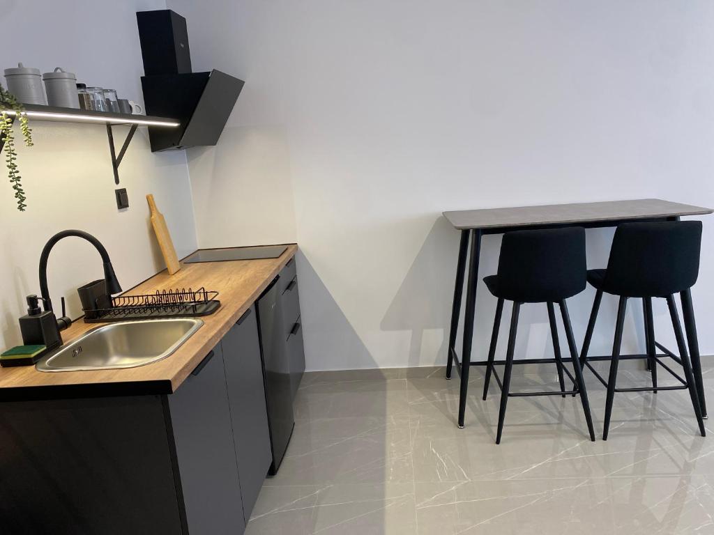 Thess Living Suites - 5