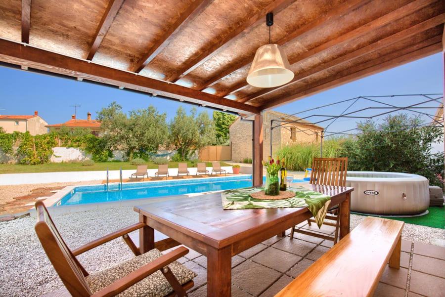 Villa John