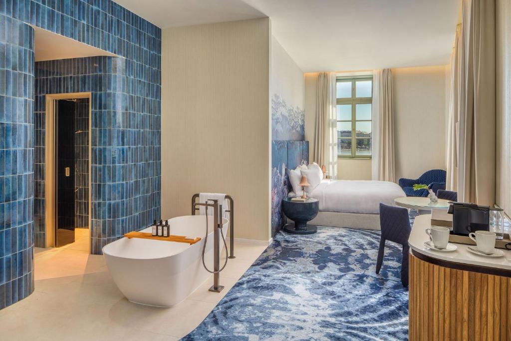 Posezení v ubytování Kimpton BEM Budapest by IHG