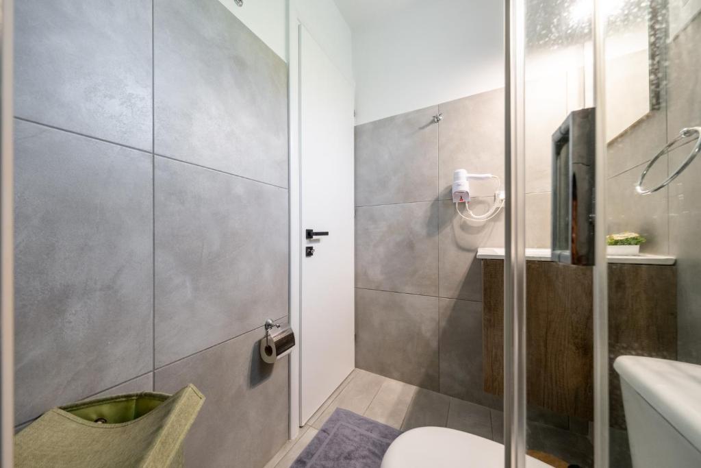 Kúpeľňa v ubytovaní Blue View Villa Apartment #1 With Shared Pool