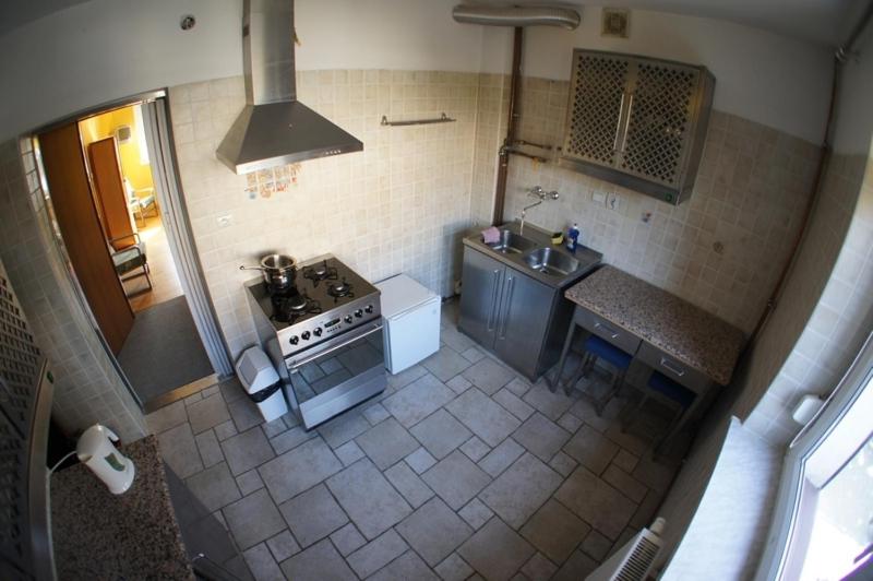 Kuchyňa alebo kuchynka v ubytovaní Nest Nocleg Poznań