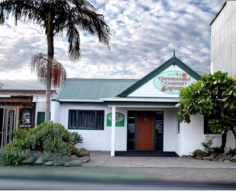 Budova, kde se chata nachází