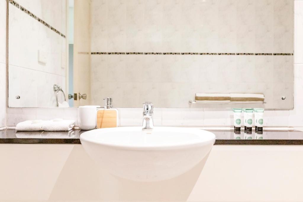 A bathroom at Oceanview Tropical - A Top End Poolside Oasis