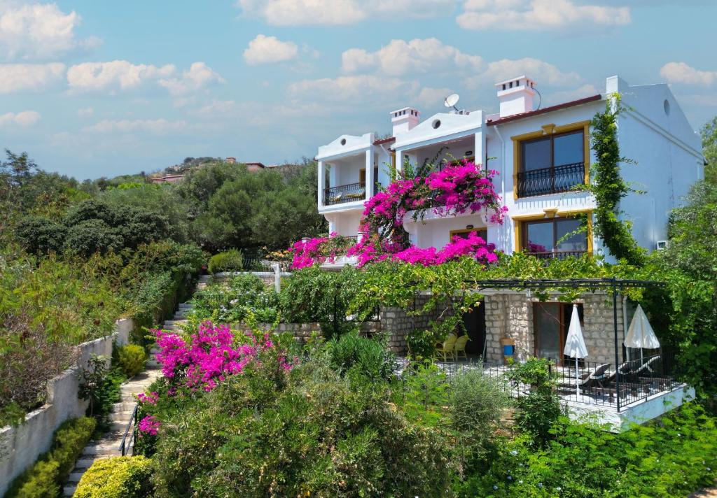 Zahrada ubytování Villa Patara Amazing Sea view and Sea Platform