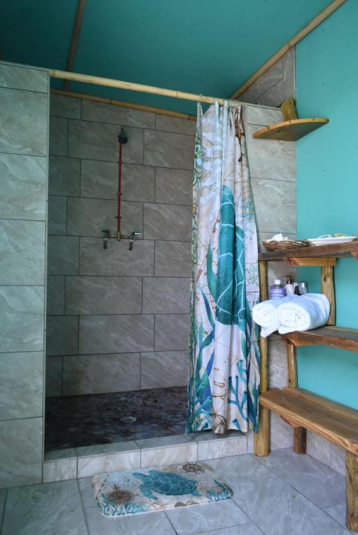 Open Gate Hostel Hawaii - Lit Dans Dortoir Féminin De 6 Lits
