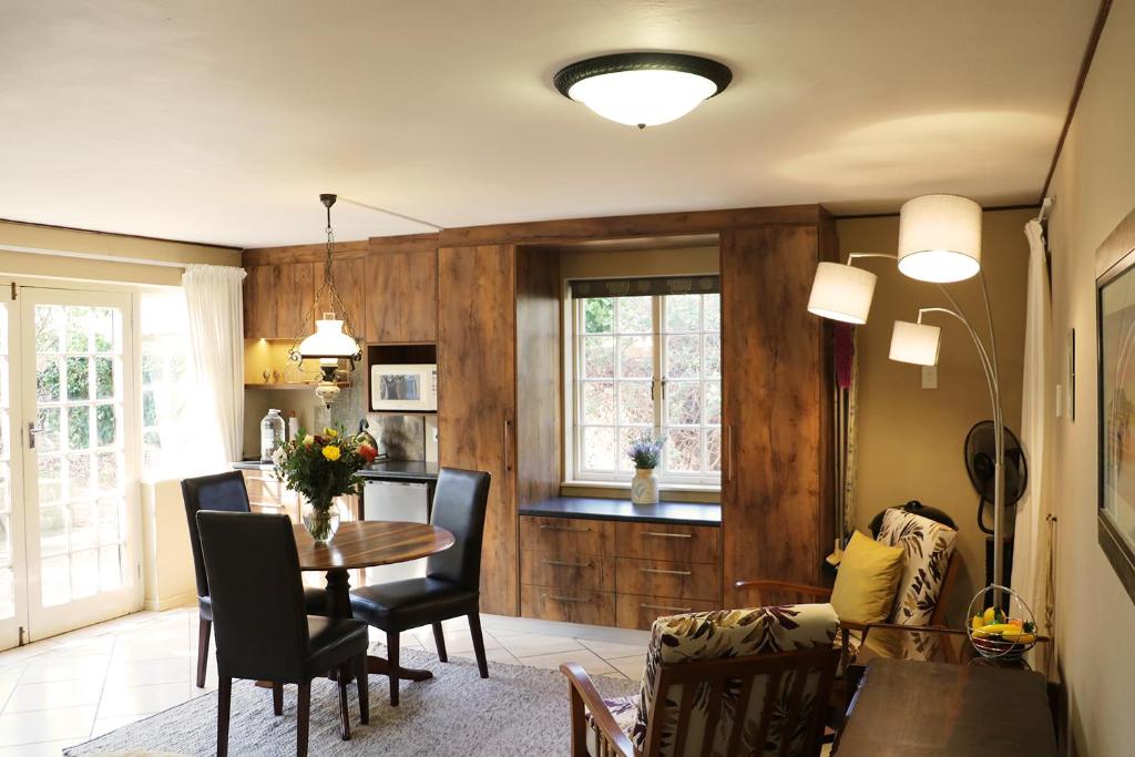 Kuchyň nebo kuchyňský kout v ubytování Lovely Kaapgracht, rental unit with free parking