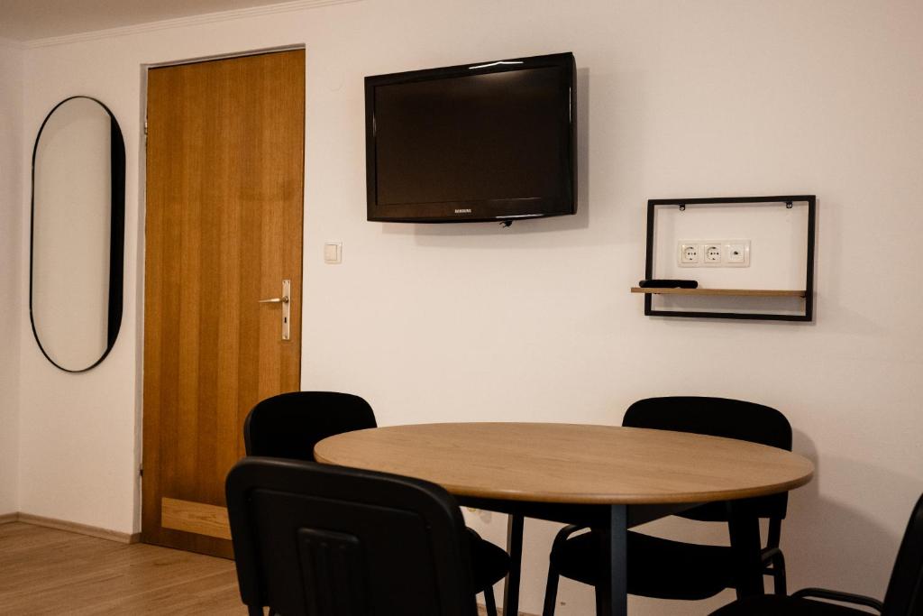 TV a/nebo společenská místnost v ubytování Brodnik Apartment