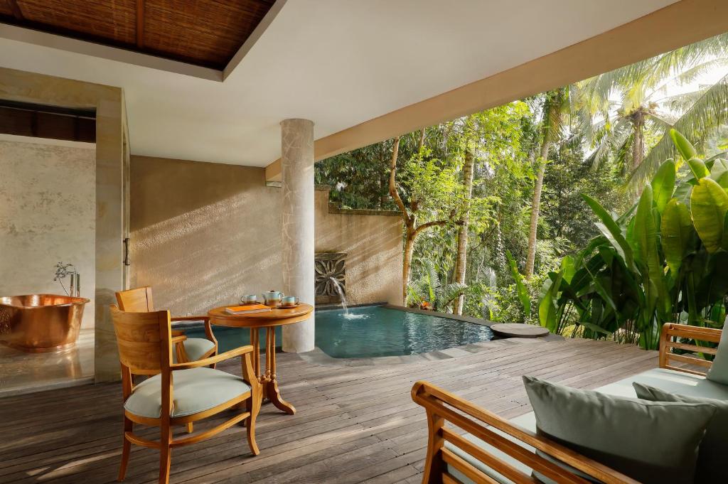 Posezení v ubytování Abisena Wellness & Resort Ubud-Adult Only