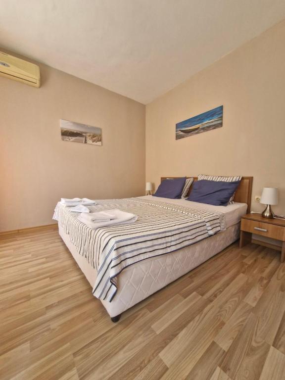 Postel nebo postele na pokoji v ubytování Family Hotel Astra