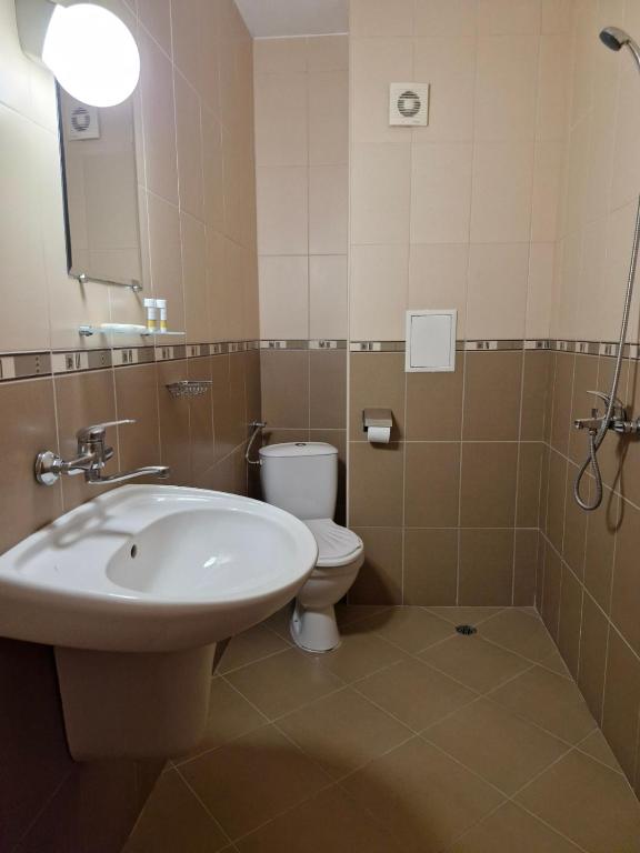 Koupelna v ubytování Family Hotel Astra