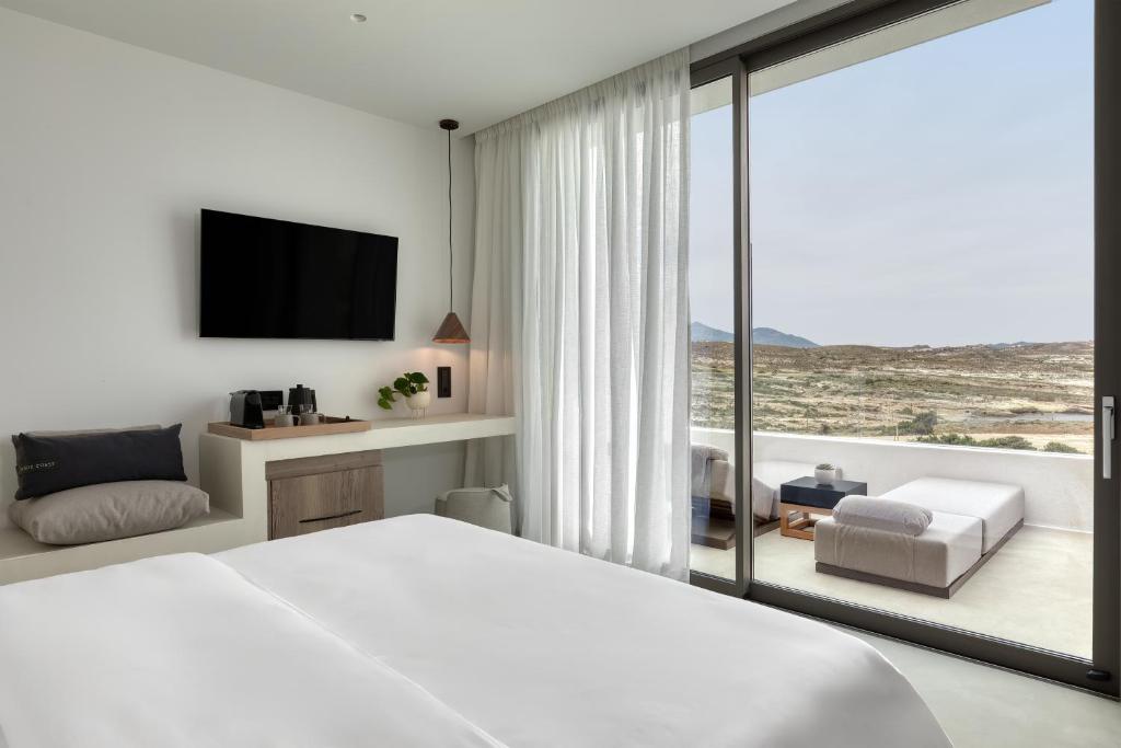 Domes White Coast Milos, Adults Only - Small Luxury Hotels of the World - 高级套房视野，带有私人冷藏池
